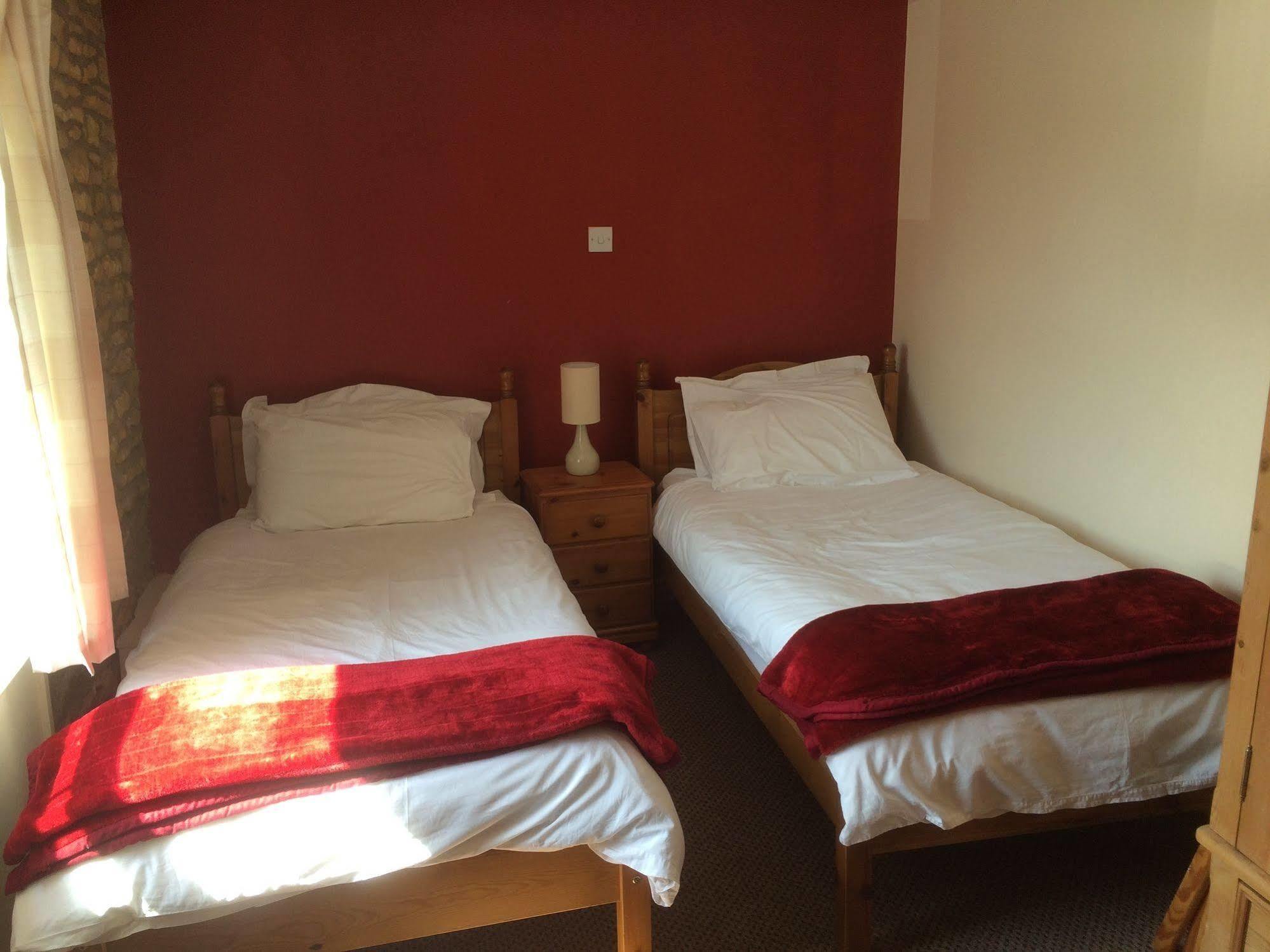 The Gnu Inn North Newbald Экстерьер фото